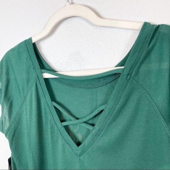 NWT CAL POLY COLOSSEUM Green Bedazzled Tee with Criss Cross Back Size M - Picture 10 of 10